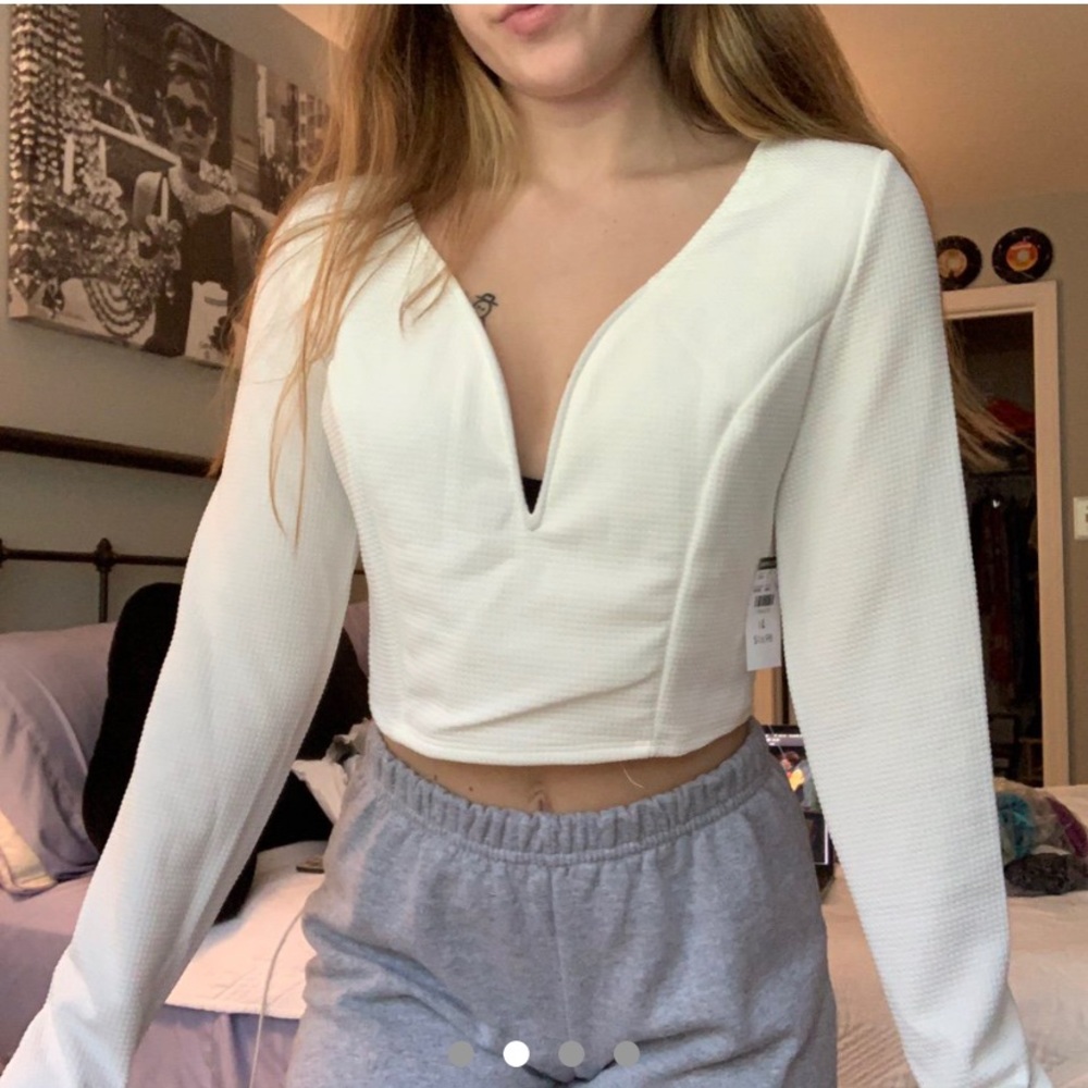 White wire neck crop top